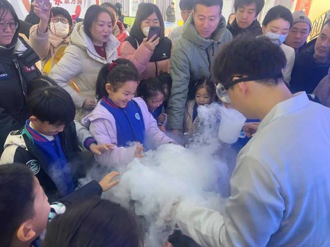 讓實(shí)驗(yàn)課從照本宣科到腦洞大開,一場中學(xué)實(shí)驗(yàn)改進(jìn)的破冰行動 第1張 讓實(shí)驗(yàn)課從照本宣科到腦洞大開,一場中學(xué)實(shí)驗(yàn)改進(jìn)的破冰行動 第1張