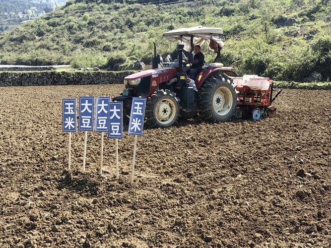 大豆播種覆土機(jī),革新農(nóng)業(yè),播種希望 第1張 大豆播種覆土機(jī),革新農(nóng)業(yè),播種希望 第1張